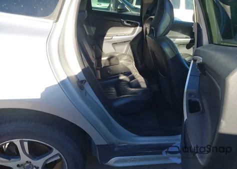 2012 Volvo Xc60 T6/T6 Platinum/T6 Premier Plus/T6 R-Design/T6 R-Design Platinum/T6 R-Design Premier Plus z USA, uszkodzony, nr VIN YV4902DZ6C2260081